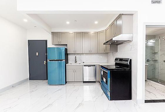 3rd image of 1376 Dekalb Ave #1B