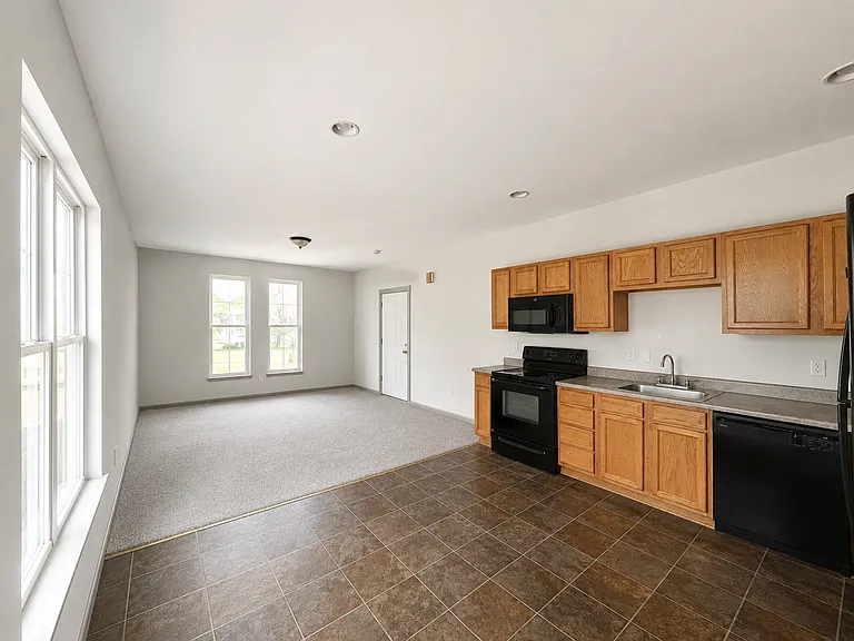 2 Park St #2R — Photo 1