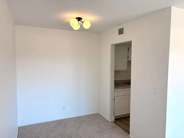 50 Sombart Ln — Photo 18