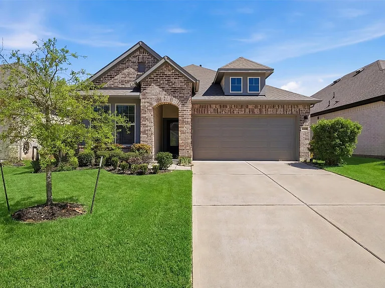 1338 Lakeside Creek Rd — Photo 1