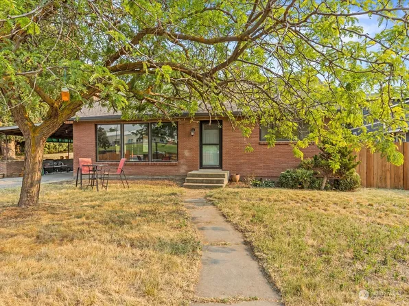 108 4th Avenue, Zillah, WA 98953