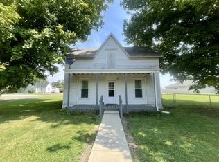 104 Sherman St, Longview, IL 61852