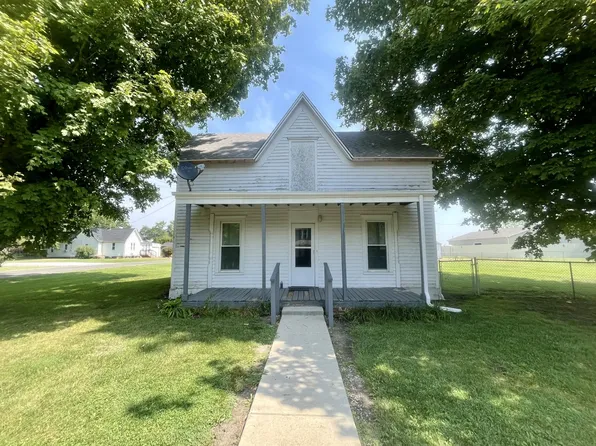 104 Sherman St, Longview, IL 61852