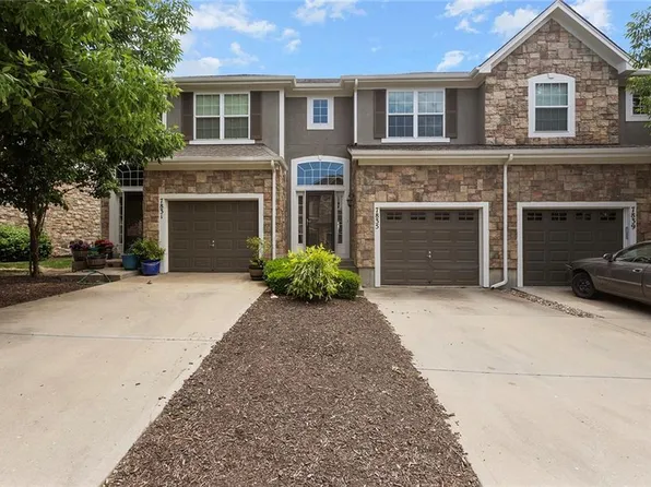 7835 W 158th Ct, Overland Park, KS 66223