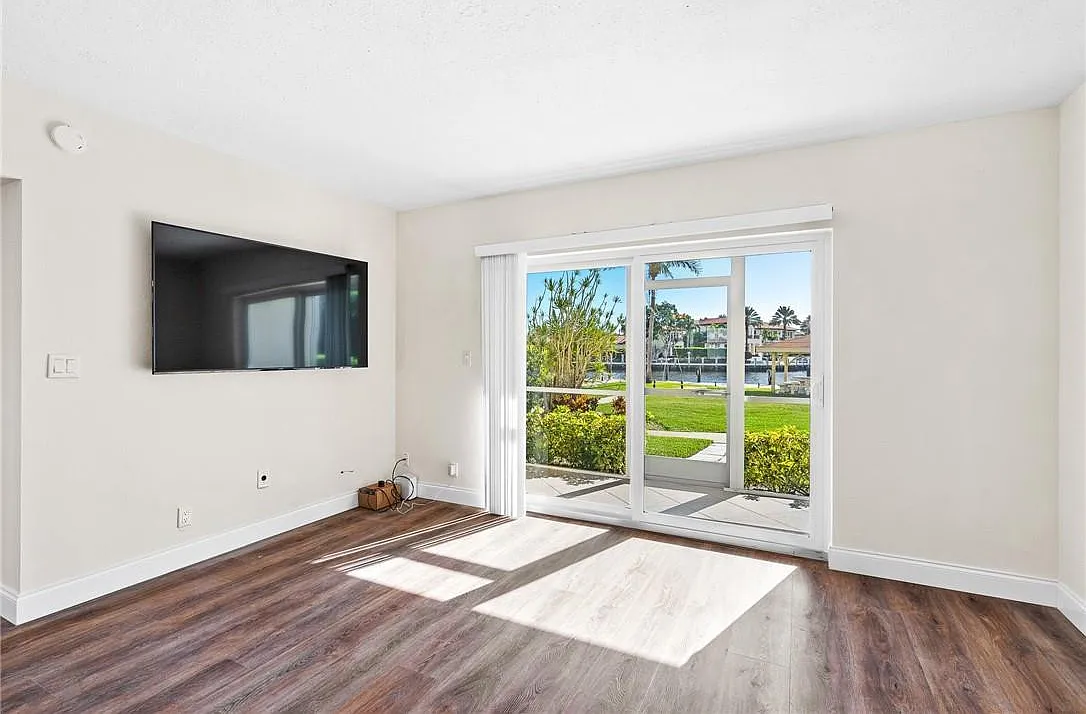 1 bed, 1.0 bath, 756 sqft, $2,100 — Photo 3