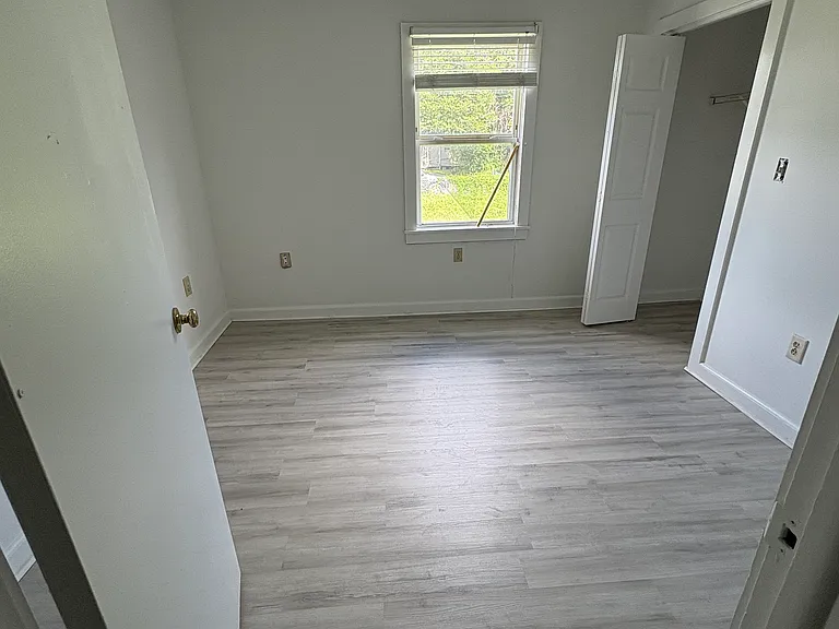 1016 Queen St — Photo 8