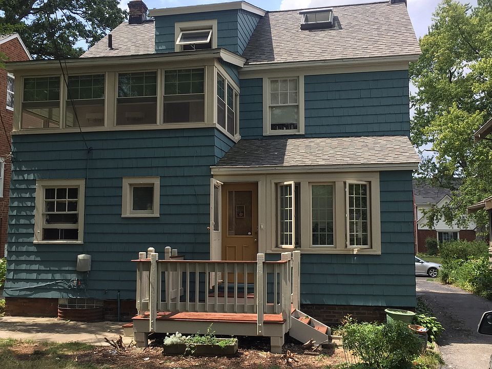 2nd image of 1933 Staunton Rd