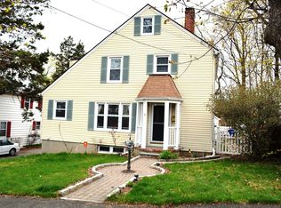 6 Olmstead Pl, Norwalk, CT 06855
