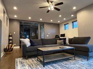 957 N Greenview Ave #1, Chicago, IL 60642