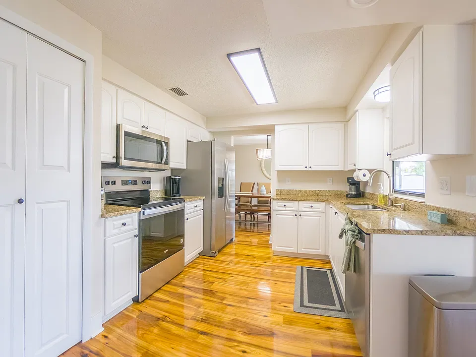 910 SE 23rd Pl