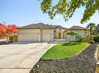 24 Blackstone Ct, Eagle Pt, OR 97524