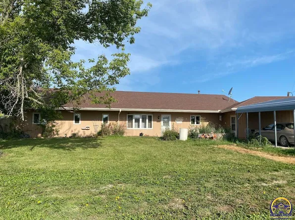 34152 Hawk Rd, Maple Hill, KS 66507