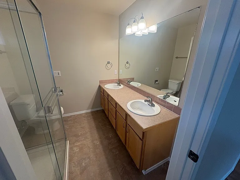 12549 Roosevelt Way NE #4 — Photo 21
