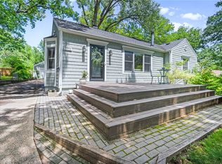 3701 Urbandale Ave, Des Moines, IA 50310