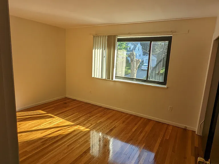 202 Central St — Photo 7