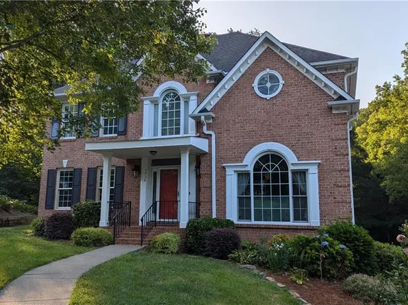 3728 Surrey Way Ct, Winston Salem, NC 27106