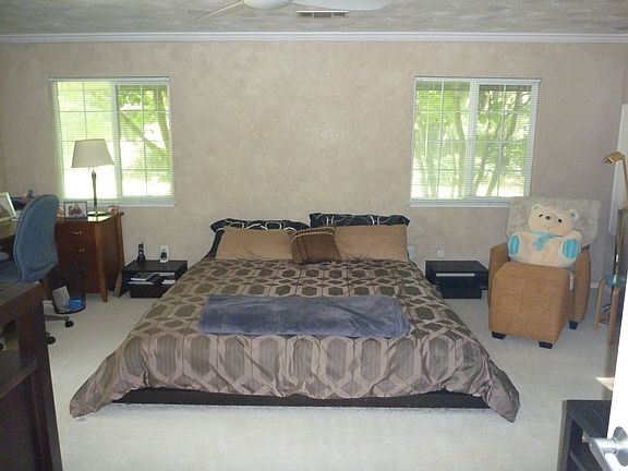 5th image of 9756 N Yorktown Dr
