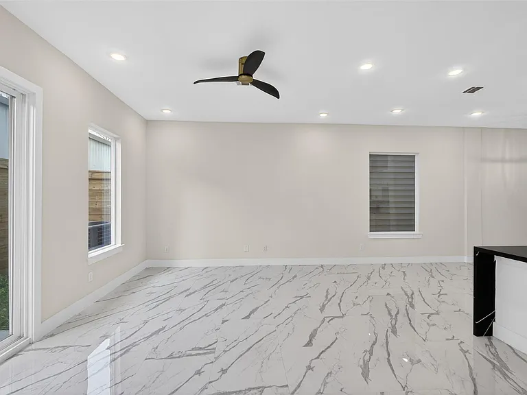 5906 Saint Augustine St #F — Photo 10