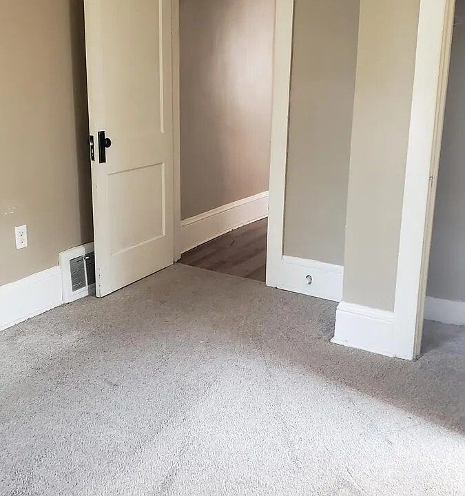 1st image of 1222 W 26th St #3