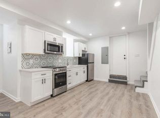 621 N 64th St #1, Philadelphia, PA 19151