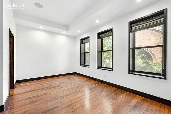 Rented by Sotheby's International Realty | media 5