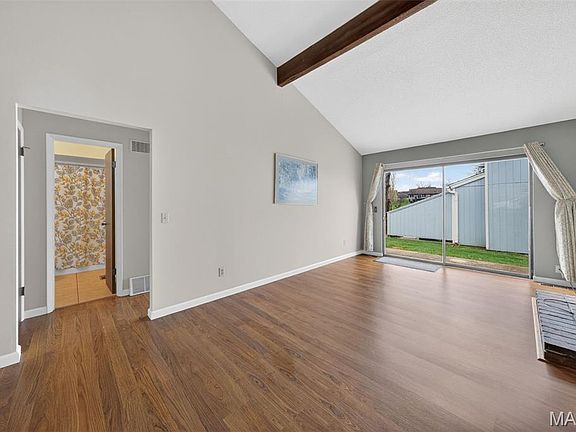 5th image of 54 Breezy Knoll Ln