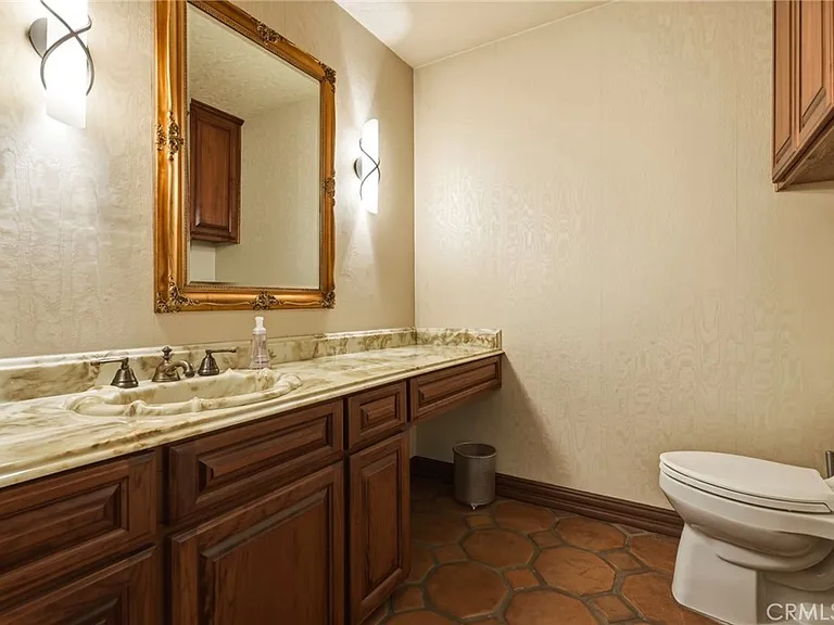 22231 Romar St — Photo 7