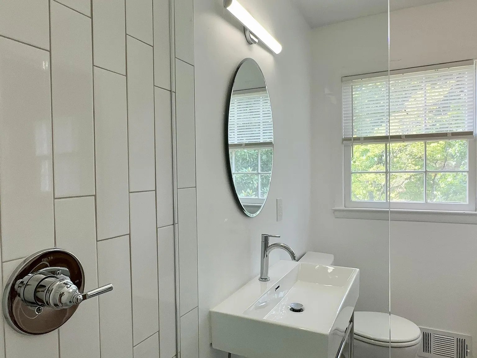 4 bed, 4.0 bath, 2100 sqft, $1,373 — Photo 4
