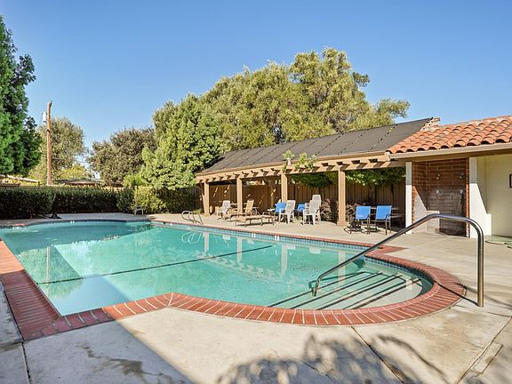 2nd image of 2944 Mauricia Ave