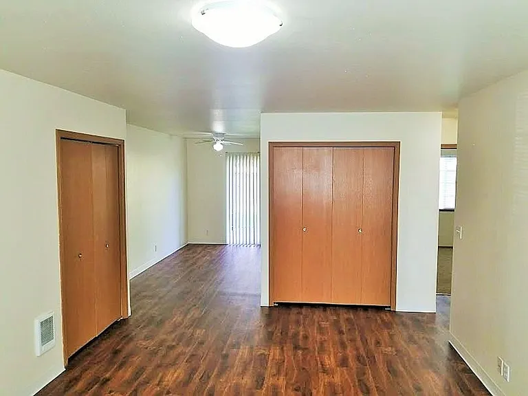 780 S 2nd St — Photo 6