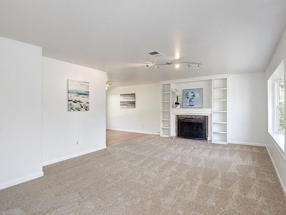4th image of 2873 Woods Ct