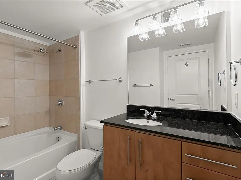 1021 Garfield St #905 — Photo 24