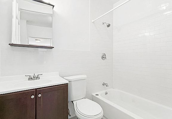 5th image of 117 W 15th St APT 4B