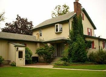 3rd image of 25 Elm Ave