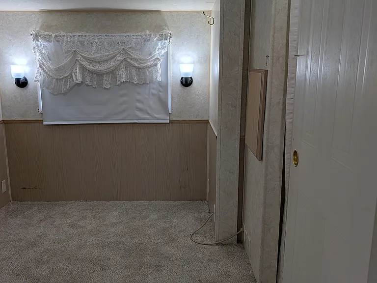 281 S Saginaw Rd — Photo 14