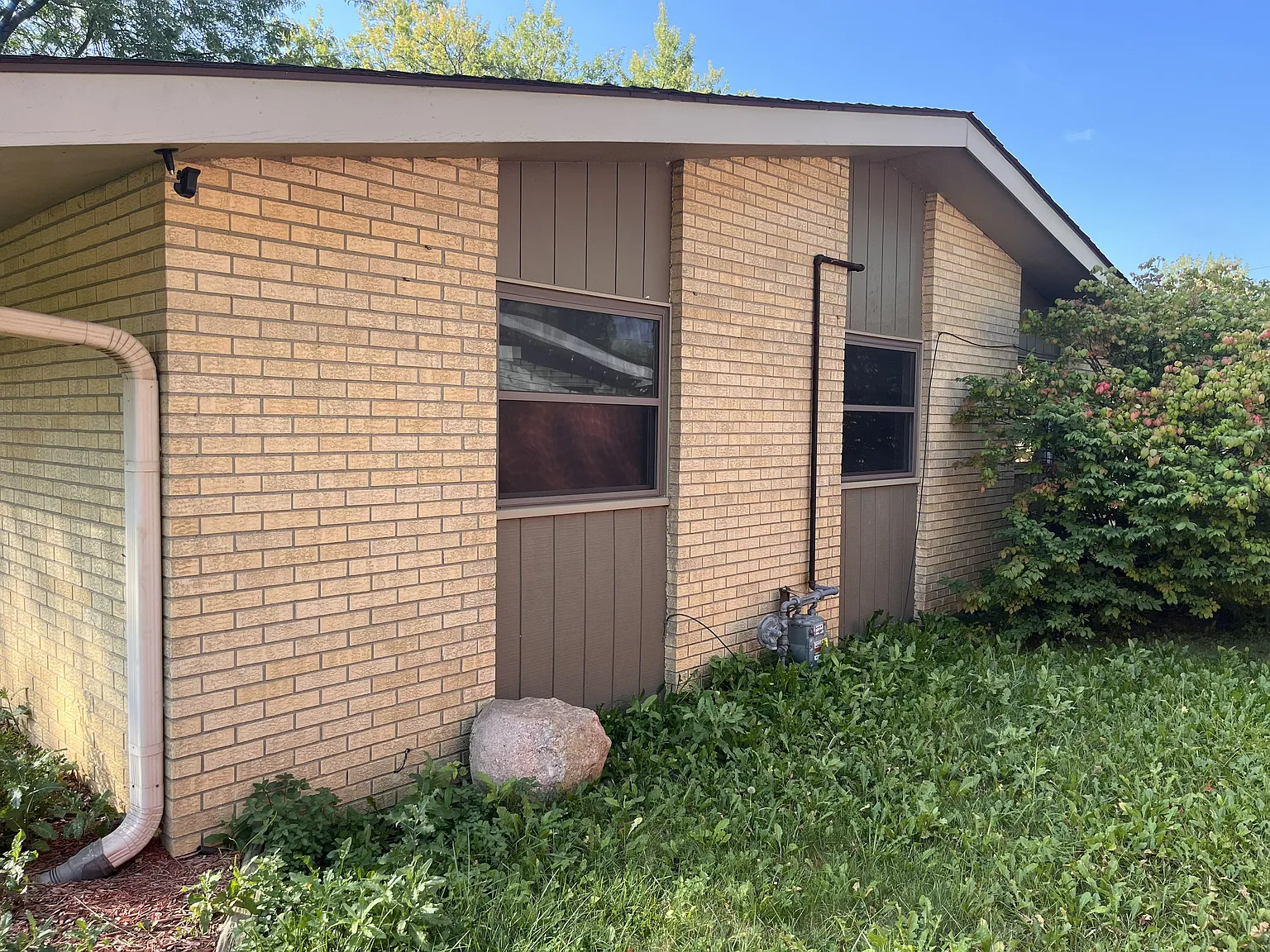 4 bed, 1588 sqft, $1,750 — Photo 2