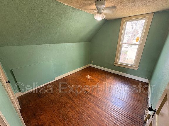 3rd image of 814 Grace Ave #1/2