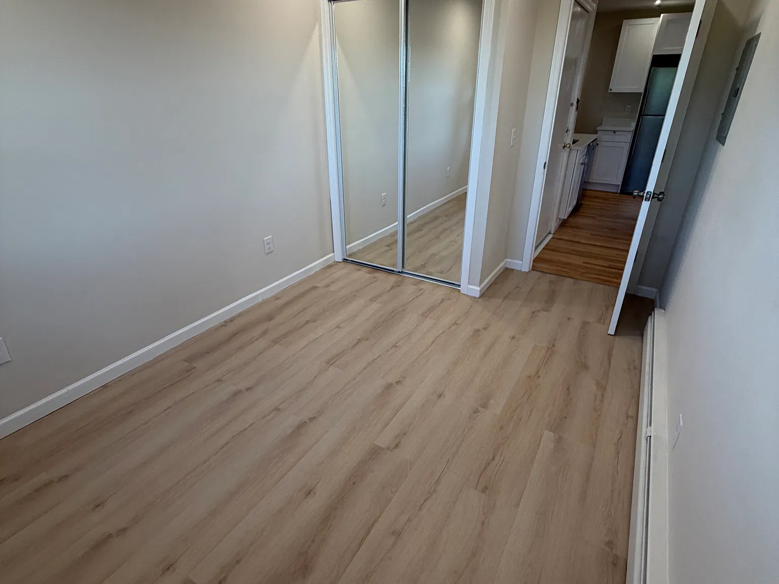 3 bed, 950 sqft, $2,850 — Photo 4