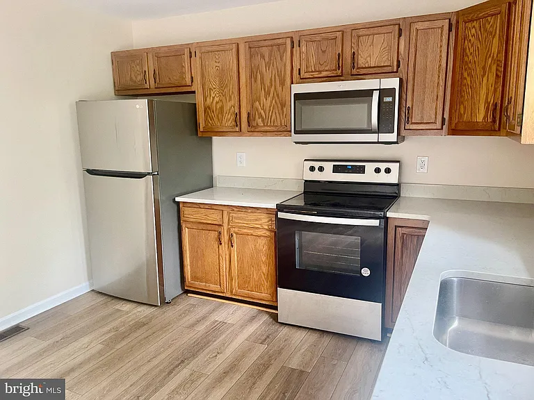 380 Sollers Wharf Rd — Photo 7