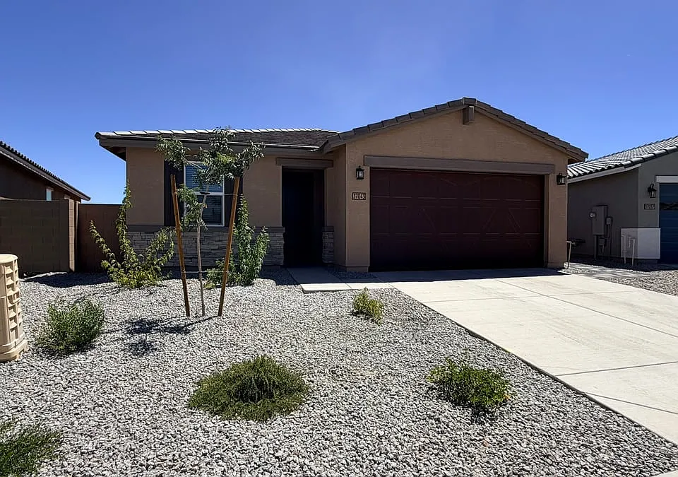 37043 W Vera Cruz Dr