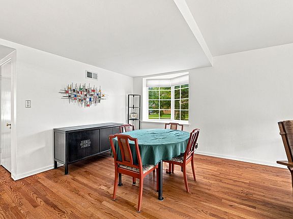 5th image of 10403 S Talman Ave