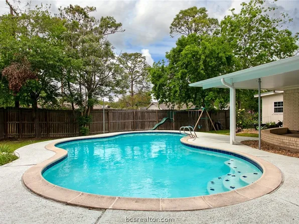 1202 Bristol St, Bryan, TX 77802