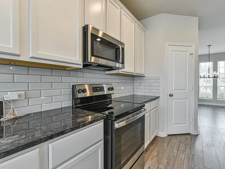 6306 Golden Gate Dr — Photo 24