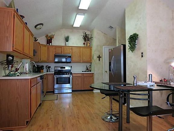 4th image of 2070 Rushmore Ct