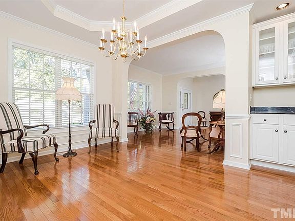 4th image of 2511 Oleander Dr