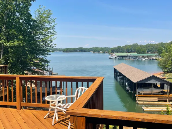 213 Saunders Point Rd APT 6, Huddleston, VA 24104