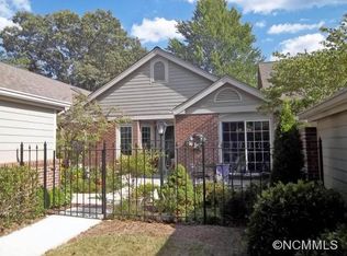 120 Glenbrook Dr, Hendersonville, NC 28739