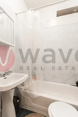 Rented by Wave Real Estate Group | media 25