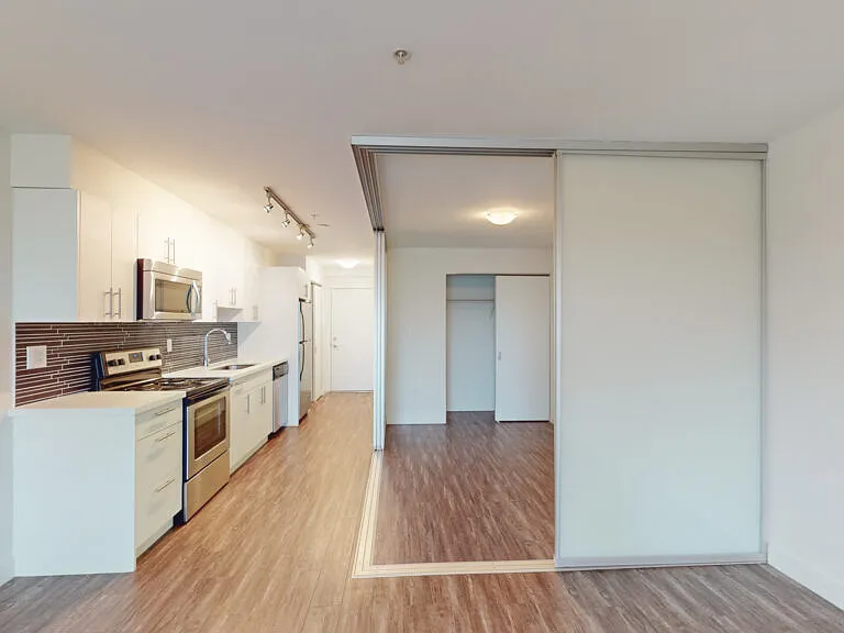 2215 Hastings St E — Photo 19
