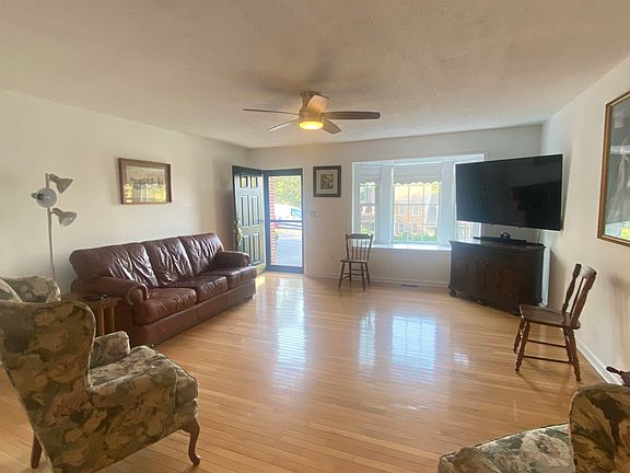 2nd image of 174 Emerald Dr